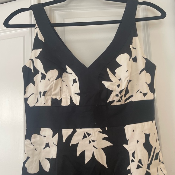 Vintage White House Black Market black white floral dress VGUC - Picture 3 of 5